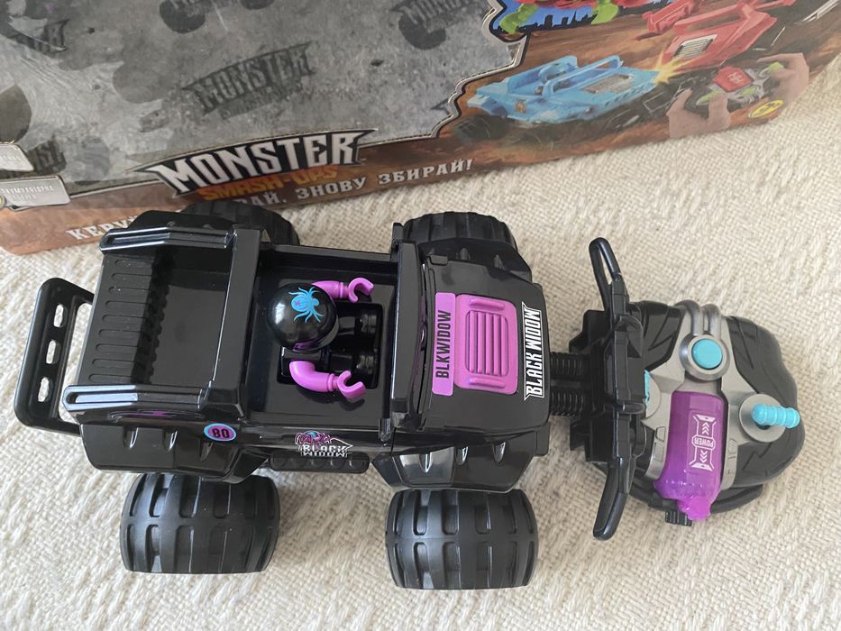 Автомобиль monster smash ups