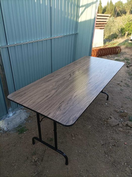 Mesa para interior ou exterior