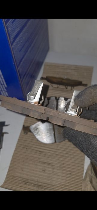 Тормозні диски з колодками BMW e60 e61 535d передні 35мм