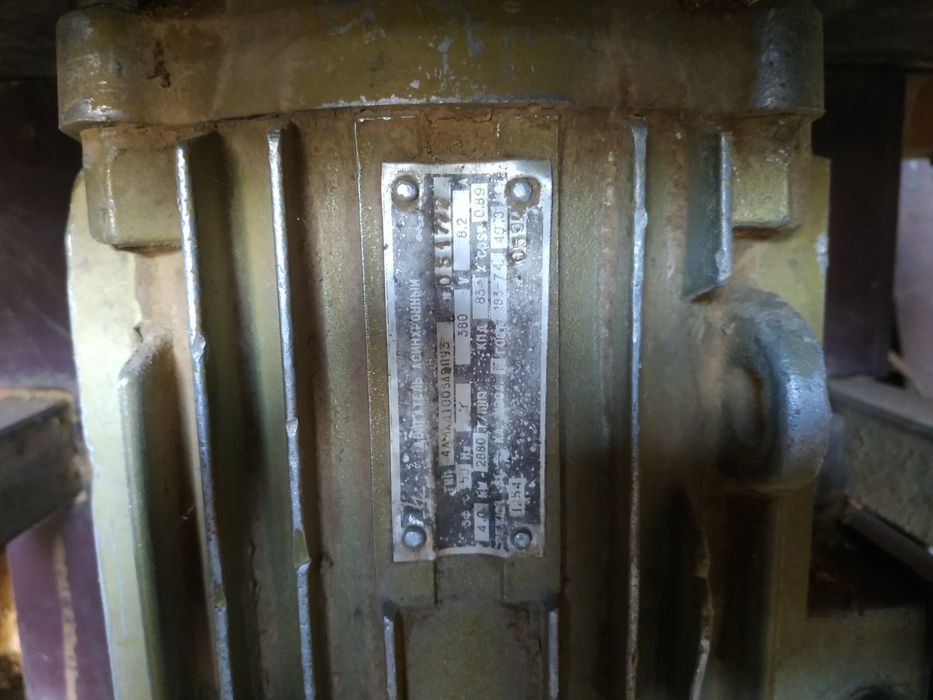 Фрезерний станок по дереву