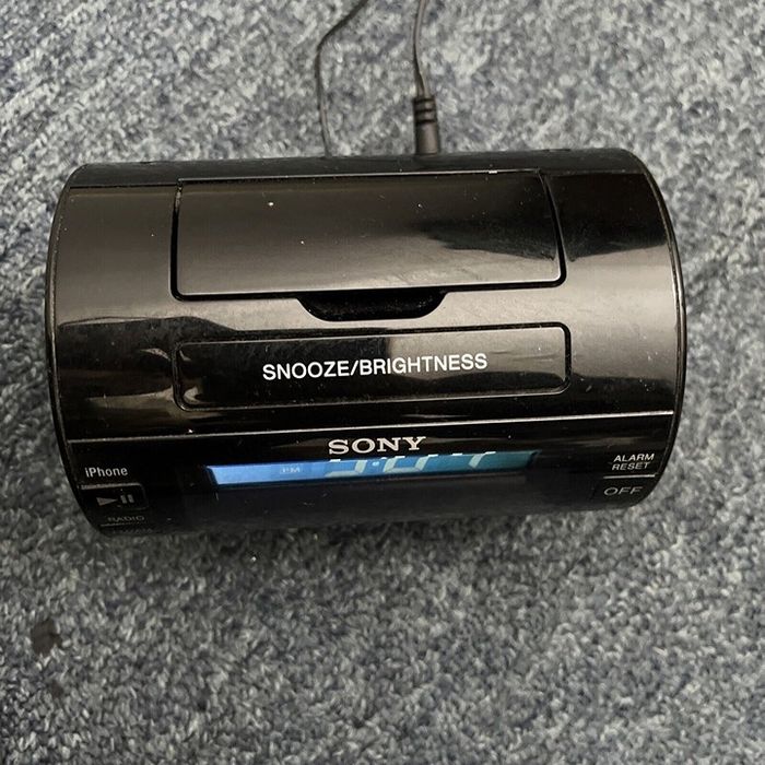 Rádio Despertador Sony ICF-C11IP C/ iPhone Lightning