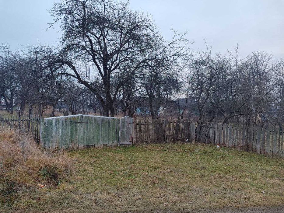 Продаж землі з Будинком в с. Підгіря біля стадіону.
