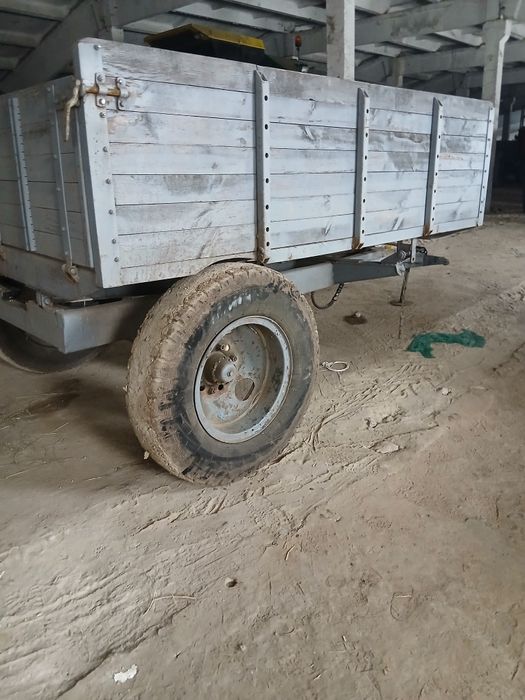 Тракторний одновісний прицеп