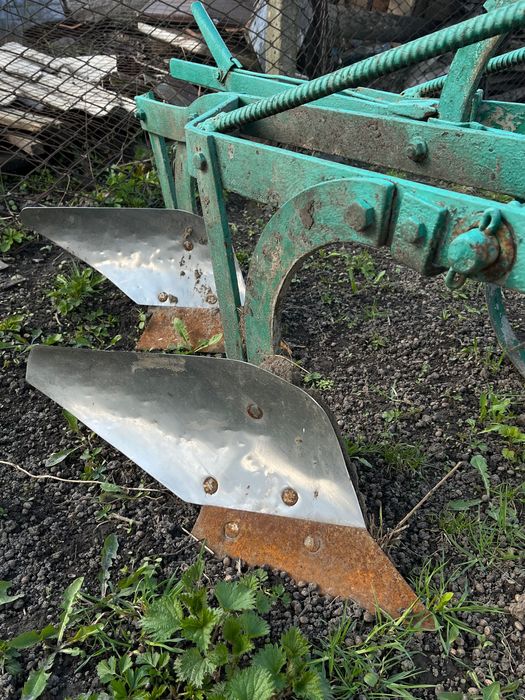 Плуг для трактора