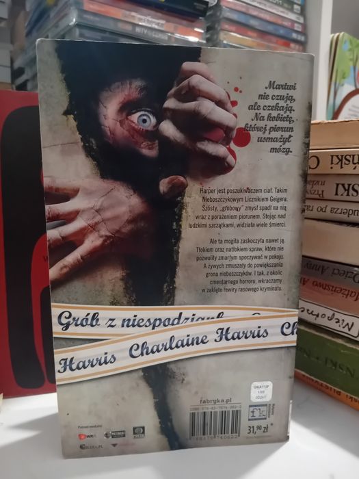 Charlaine Harris Grób z niespodzianką
