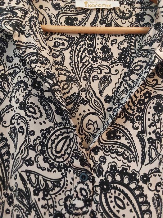 Blusa Túnica preto e bege da Trendy Karamel
