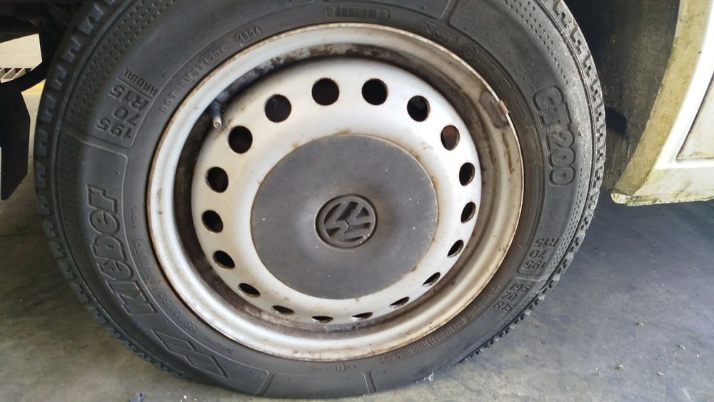 Jante trás esquerda VOLKSWAGEN Transporter IV (70XA)