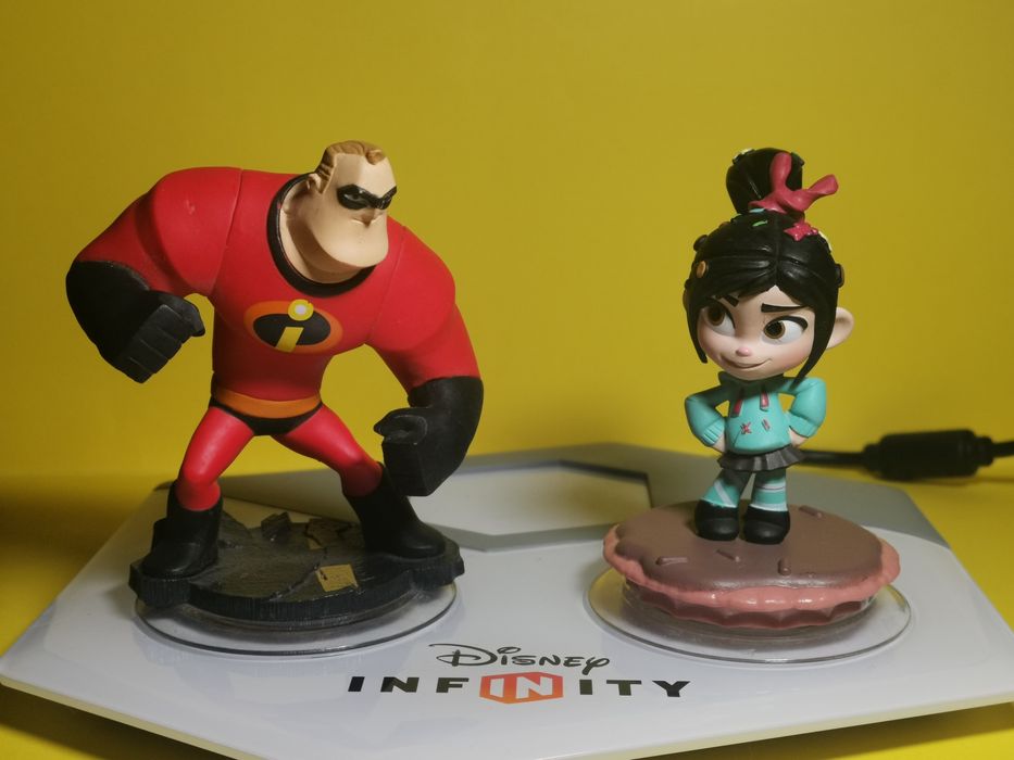 Figurki Disney Infinity gra PS3 PS4 stacja bazowa płyty 1.0 2.0 3.0