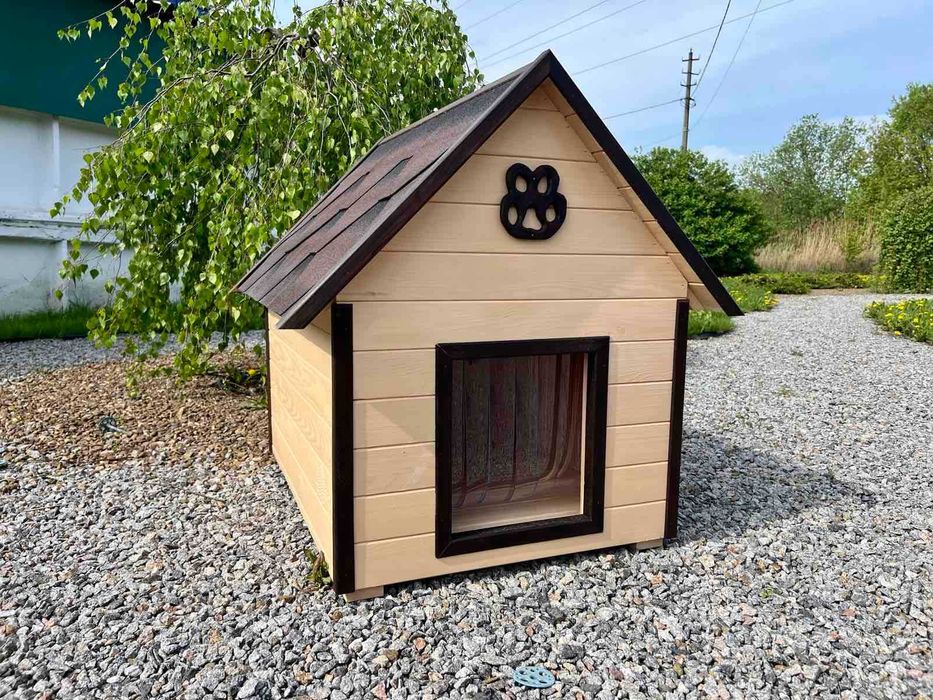 Дерев'яна будка для собак