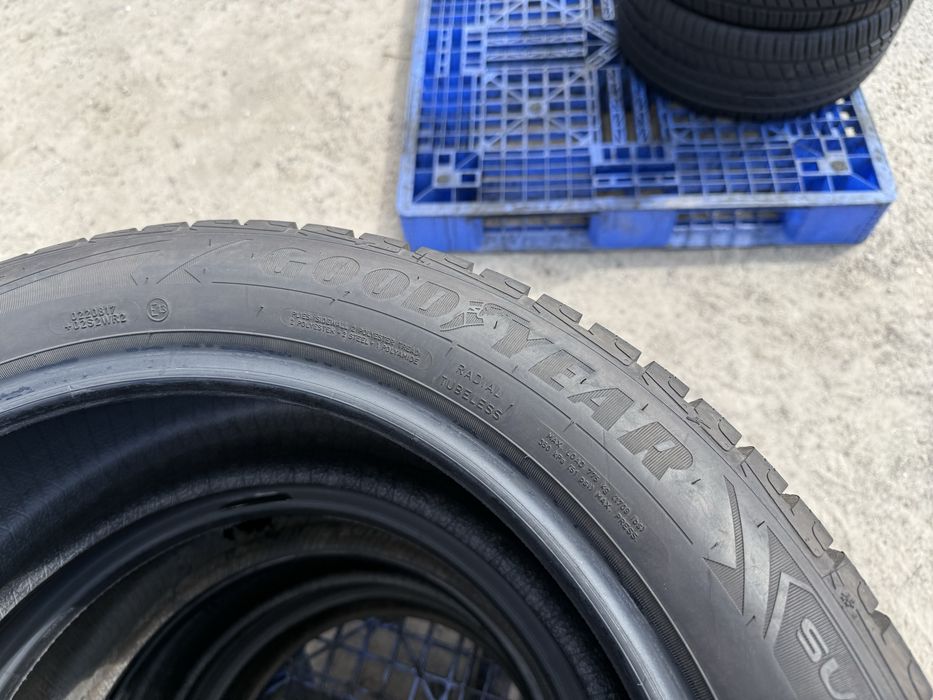 235/50 r19 Goodyear UltraGrip Резина зимняя