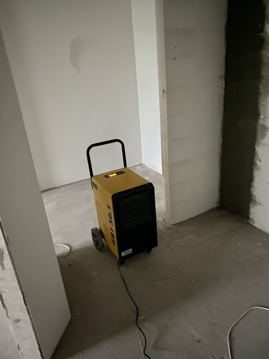 Вологозбирачь,осушувачь повітря промисловий   ОРЕНДА