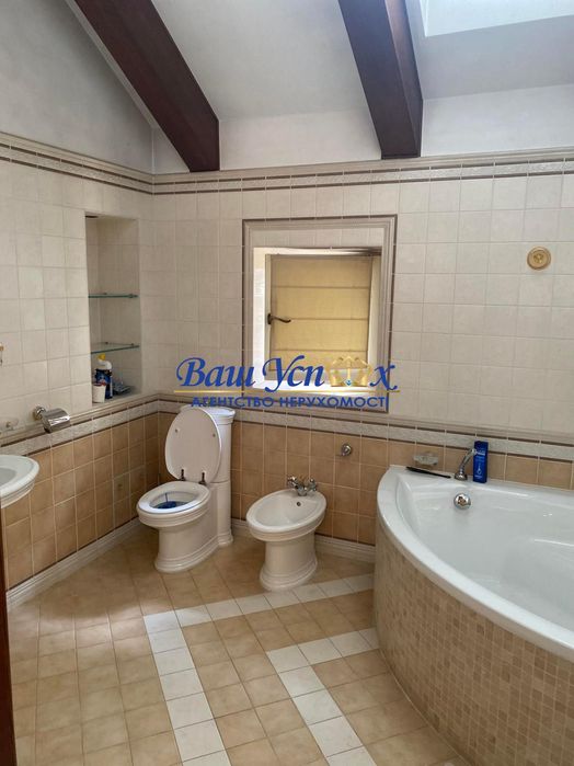 Аренда дома в центре Киева. Бот Сад. ул Добролюбова. Печерск