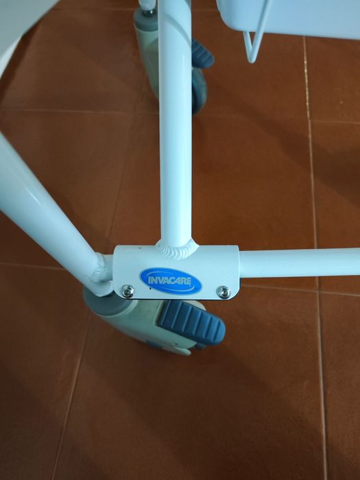 Cadeira de banho INVACARE como nova
