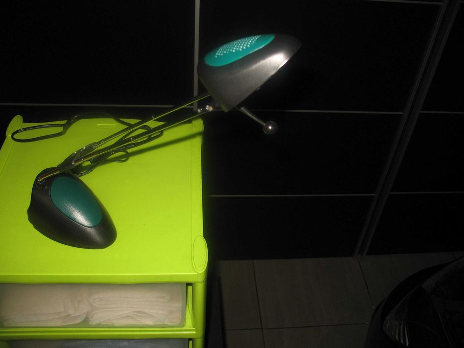 Candeeiro ajustável moderno e elegante