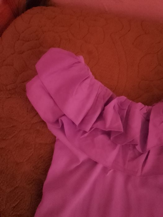 Vendo body novo cor lilás com folhos