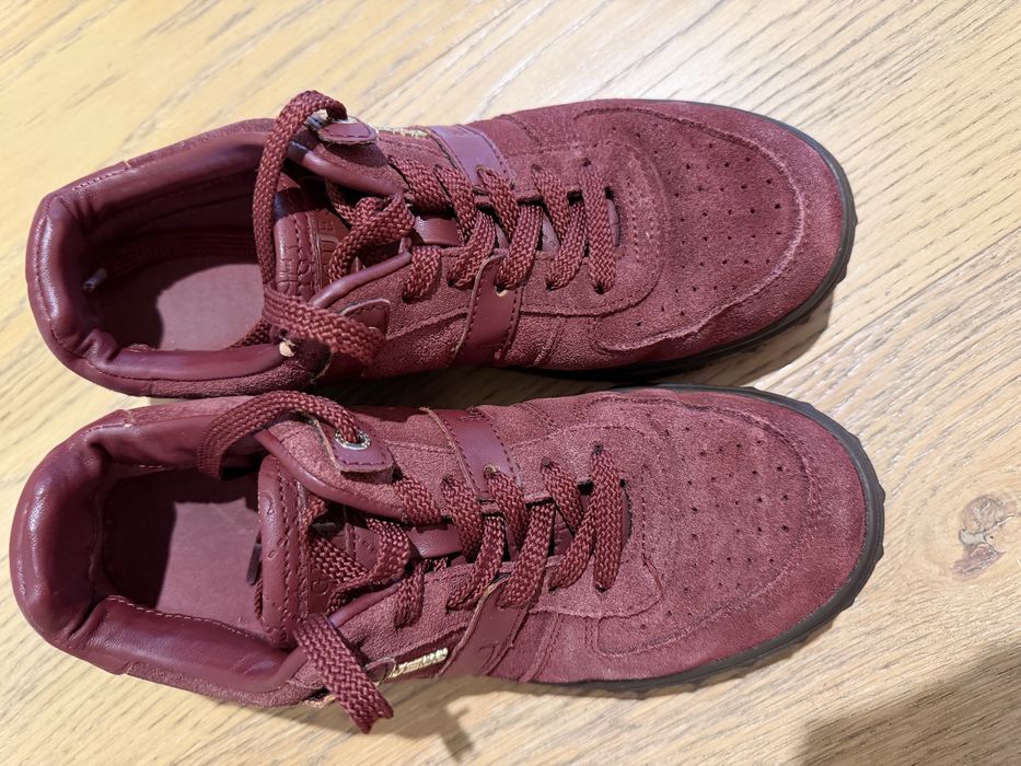Продам Кросівки Guess
