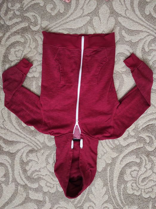 Czerwona bordowa bluza z kapturem na zamek