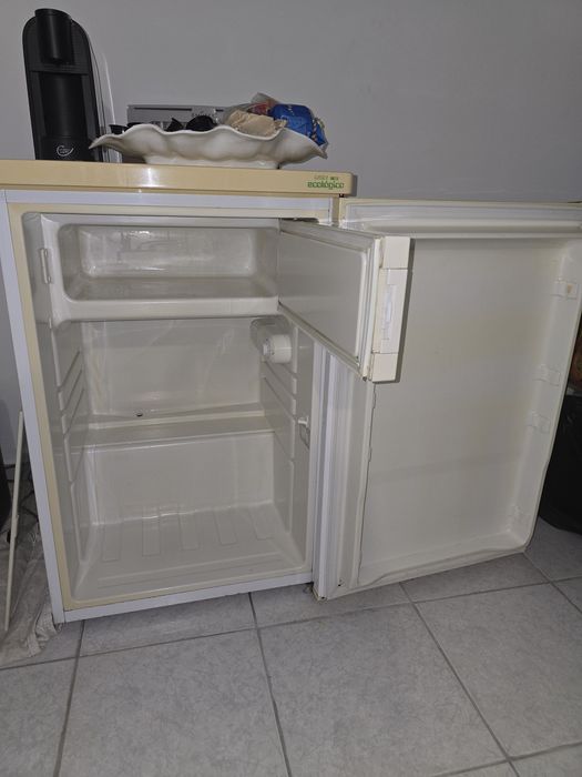 Frigobar/frigorífico