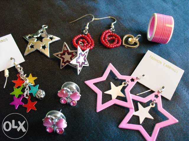 Conjunto de 9 peças, brincos, aneis...