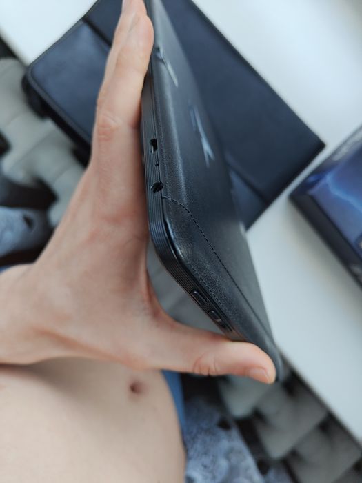 Потребує ремонту TESLA ATOM 10.1