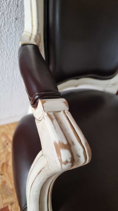 Conjunto de 8 Cadeiras Clássicas Estofadas – Madeira Branca