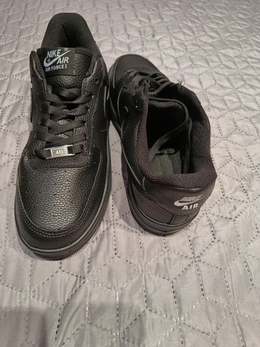 Sportowe czarne buty