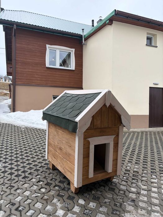 Buda z drewna dla pupila