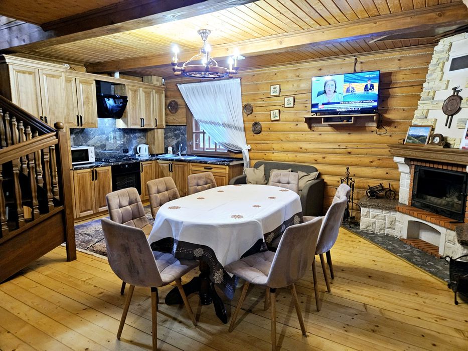 Будинки в Карпатах.  Котедж в Мигово