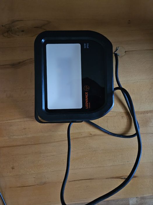 Uszkodzona  lampa, naświetlacz led osram ledvance 50w