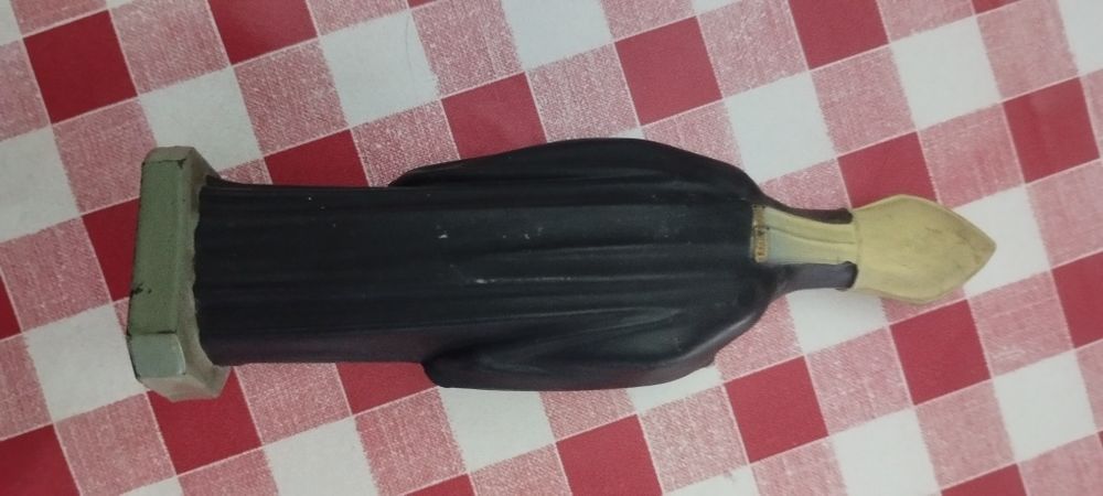 Estatueta são bento da porta aberta