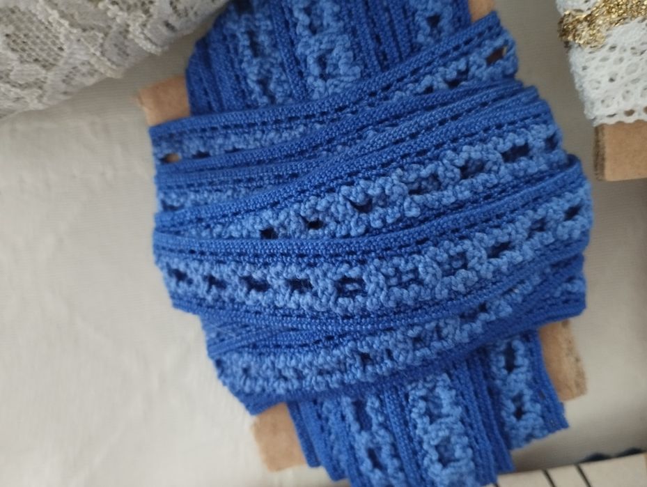 Rendas e fitas várias