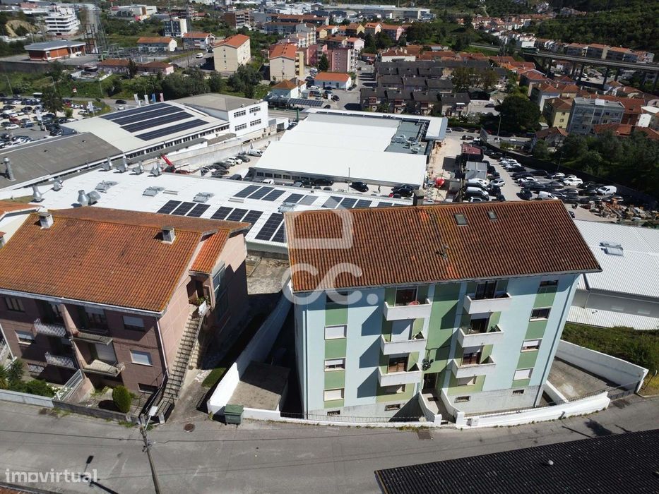 Apartamento T3 no Loreto com garagem e lugar de estacionamento — Eiras E São Paulo De Frades, Coimbra