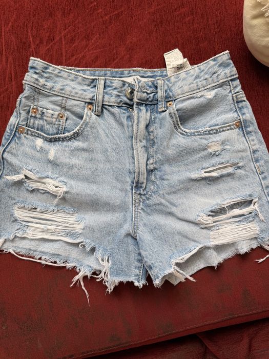 Продам шорти Stradivarius