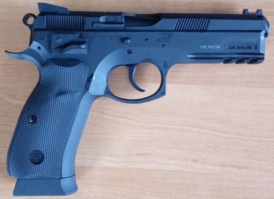 Потужний дитячий пістолет CZ75 SP-01 на кульках, спринговий іграшковий
