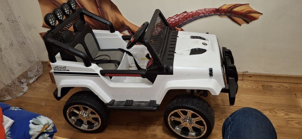 Продам джип на аккумуляторі