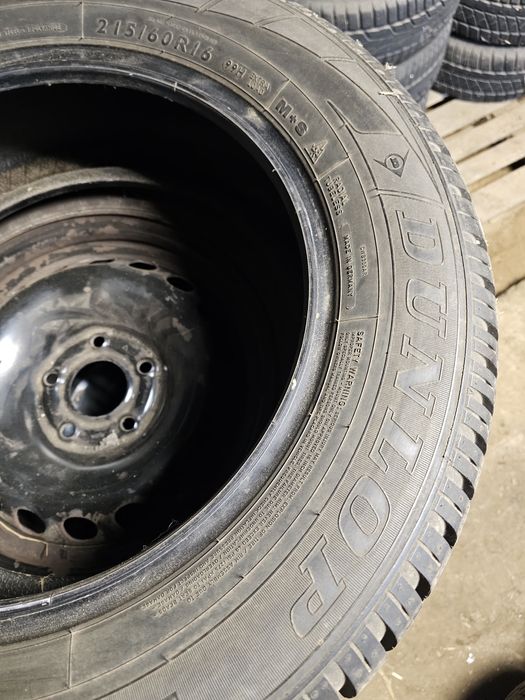 Opony zimowe Dunlop 215/60R16