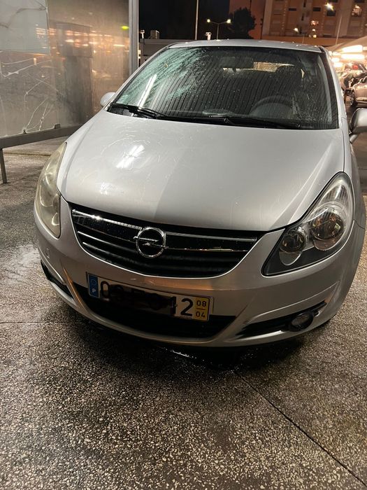 Opel Corsa D 1.2 gasolina – 2008 – 170.000 km