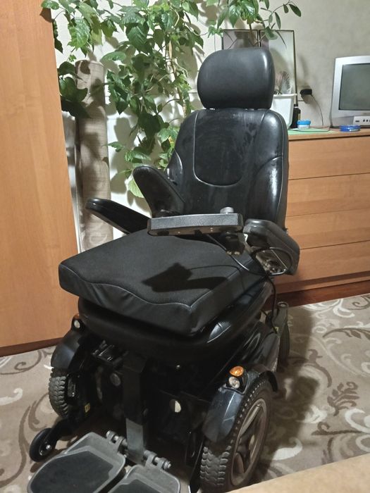 Permobil C300 Power Wheelchair w Electric Tilt Б/у