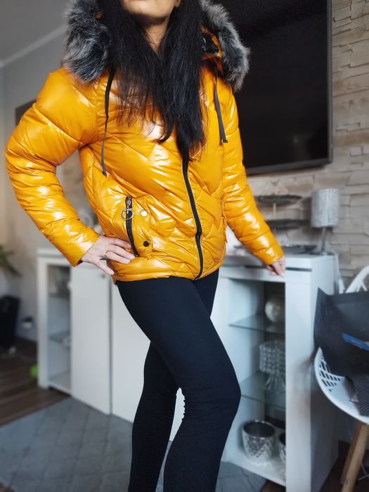 Ładna kurtka zimowa ciepła musztardaowa r S M