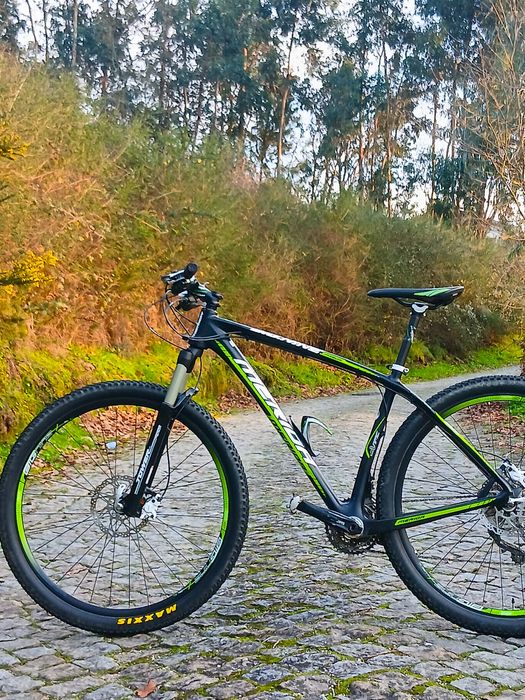 Bicicleta Carbono Merida 29" (negociável)