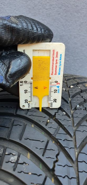 205/55/19 Goodyear komplet wielosezonowe