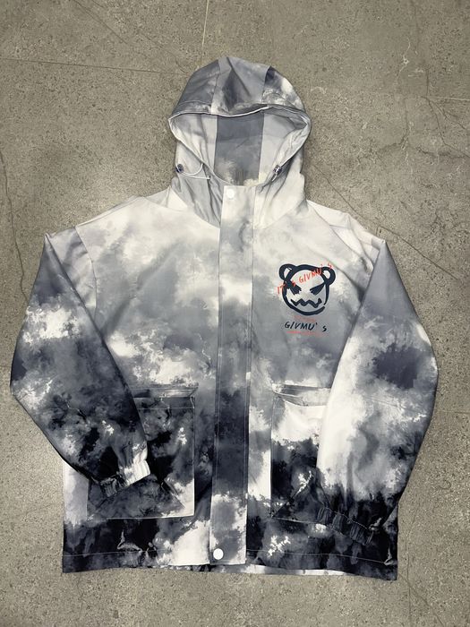 Продам вітровку. L розміру. Два рази одягалась.