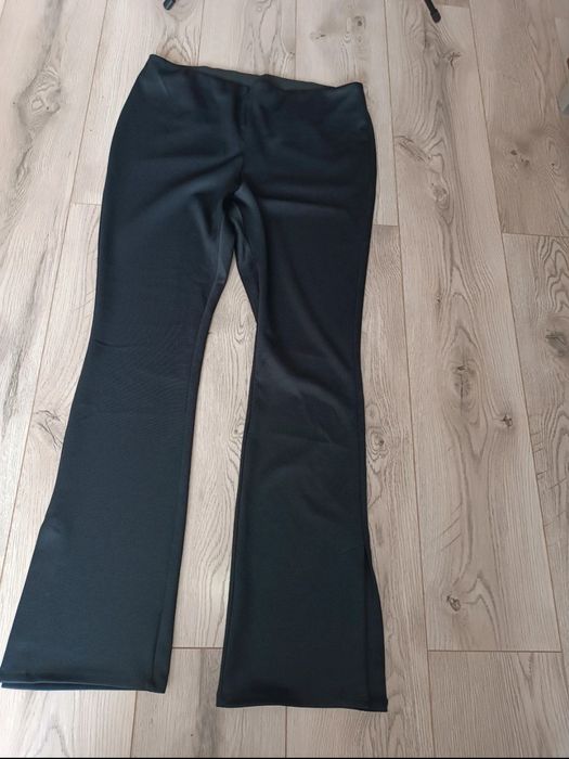 Spodnie damskie nowe