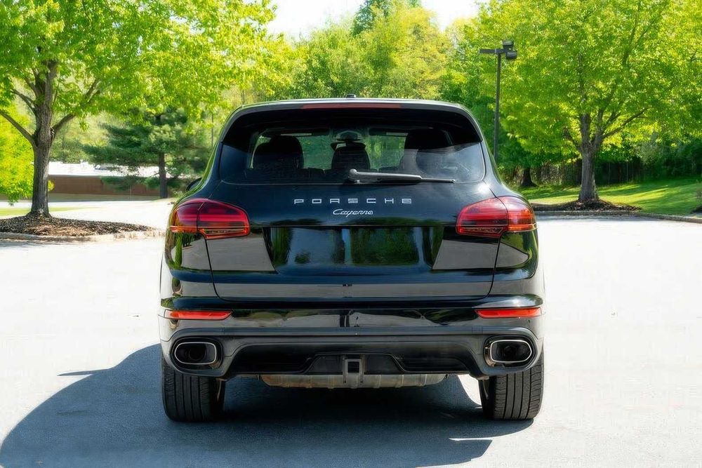 Porsche Cayenne      2016
