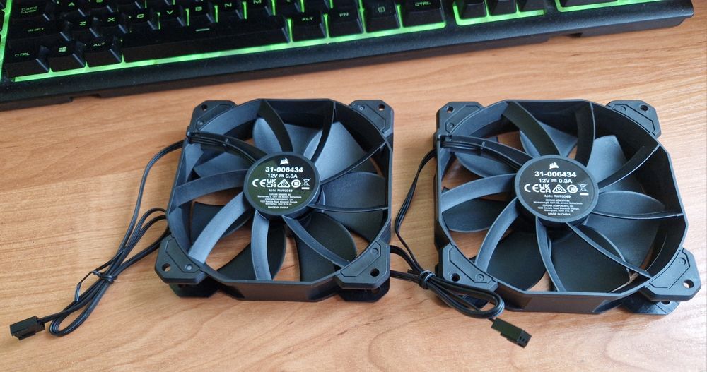 Wentylatory Corsair 120 x 120 mm  50 złotych za dwa Sprawne Nieużywane