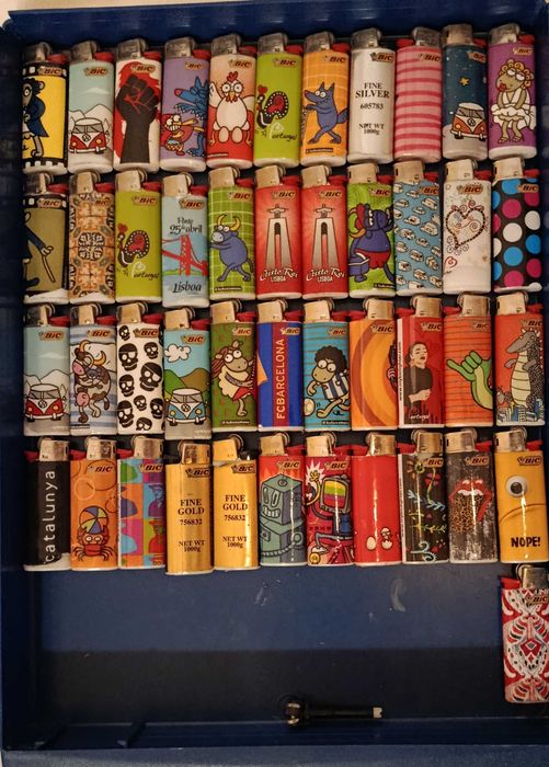 Lote isqueiros Clipper BIC e Marlboro