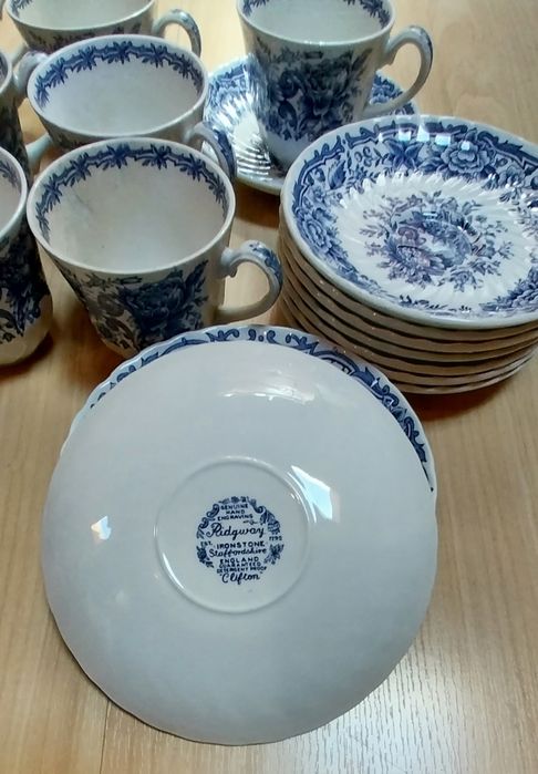 12 chávenas de chá inglesas Ridgway Ironstone