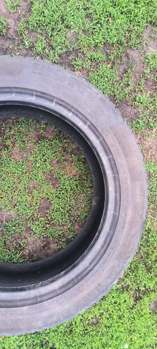 Продам покришку 225/50/R17