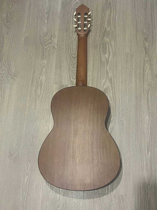 Продам класична гітара YAMAHA C-40M