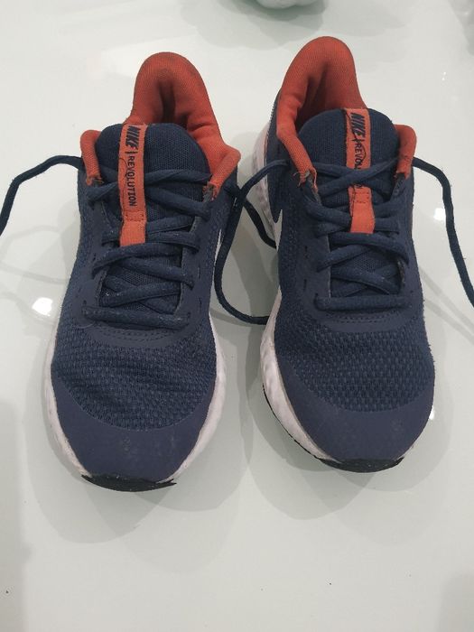 Tennis Nike 36,5
